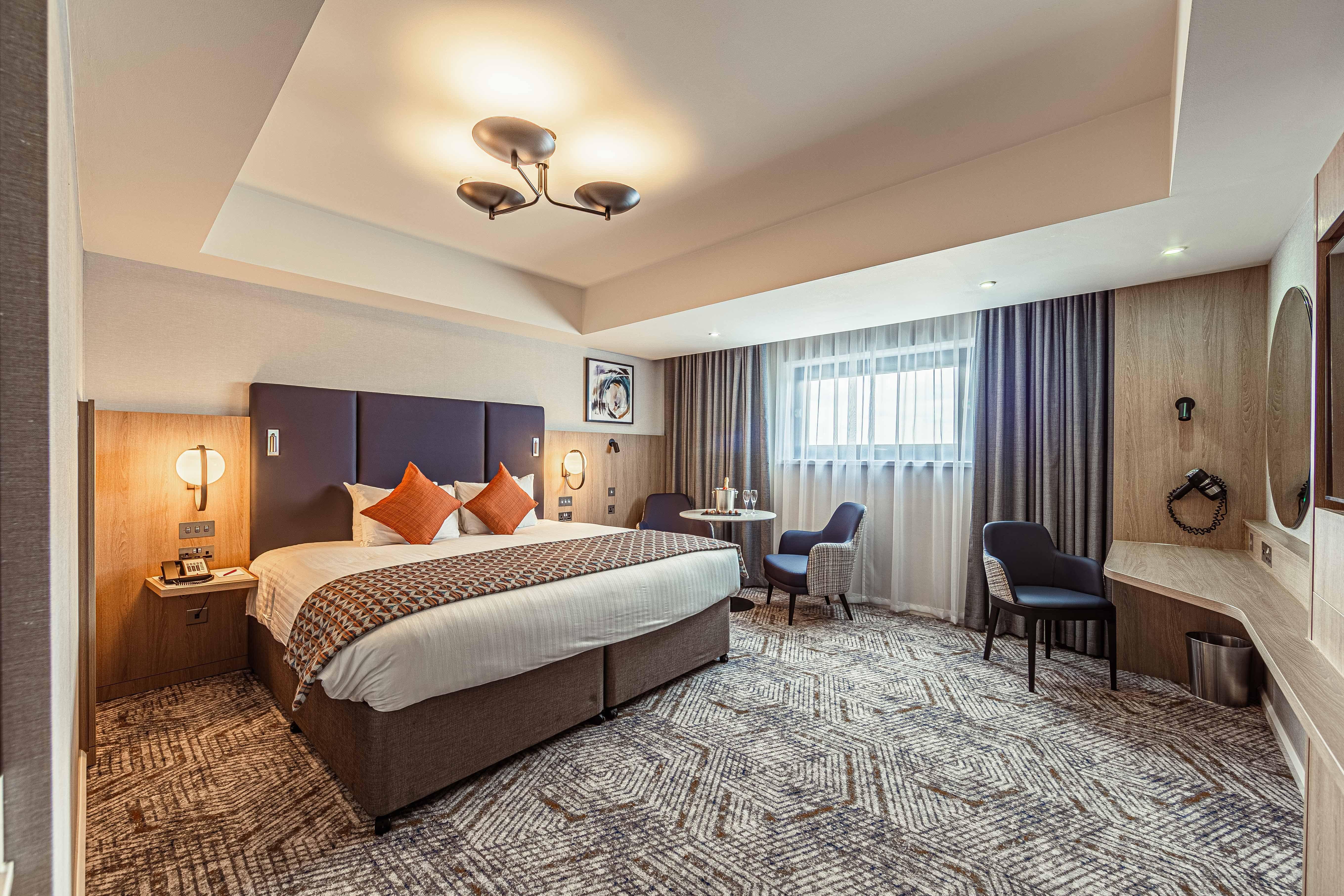 Crowne Plaza Reading Hotel Exterior photo